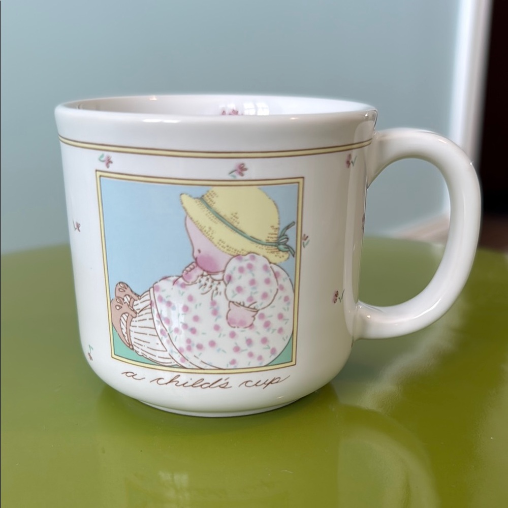 Vintage 80 -90’s Michel & Company White, a child’s cup